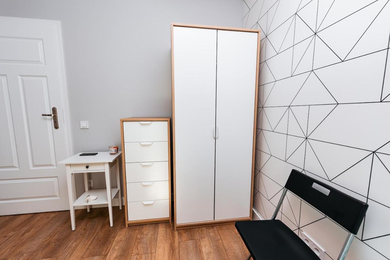 Crystal Guesthouse Warszawa Exteriör bild